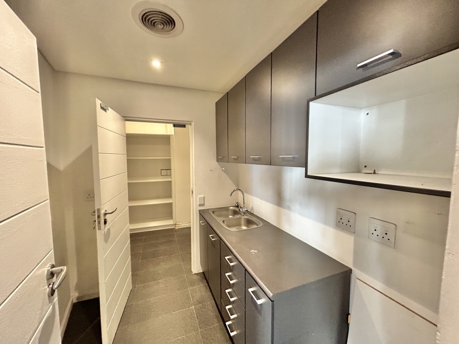 To Let Commercial Property for Rent in De Waterkant Western Cape